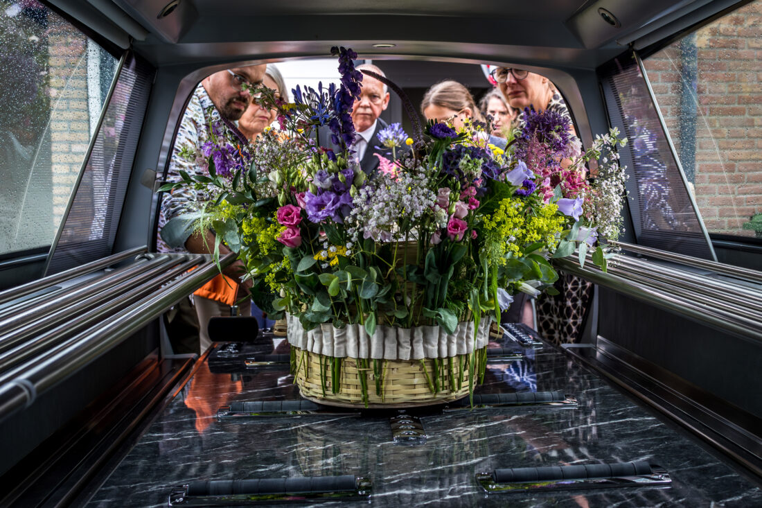 Het afscheid van Jasmijn: hoe een kinderuitvaart kleur kan hebben